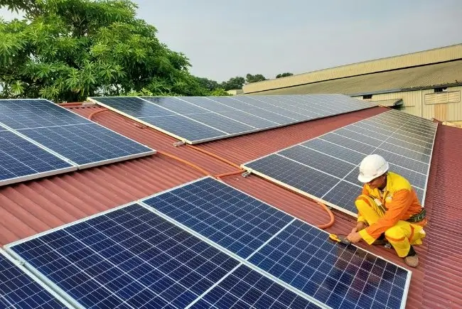 installing solar panels to metal roof