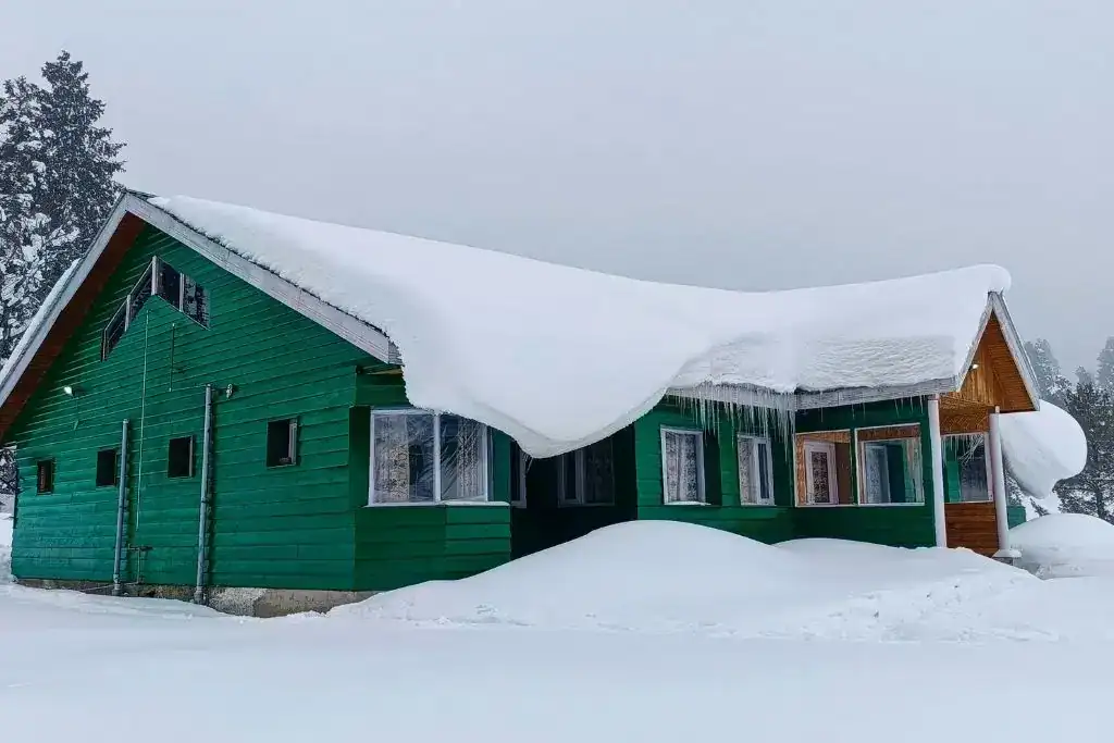 battling ice dams and protecting your roof structure